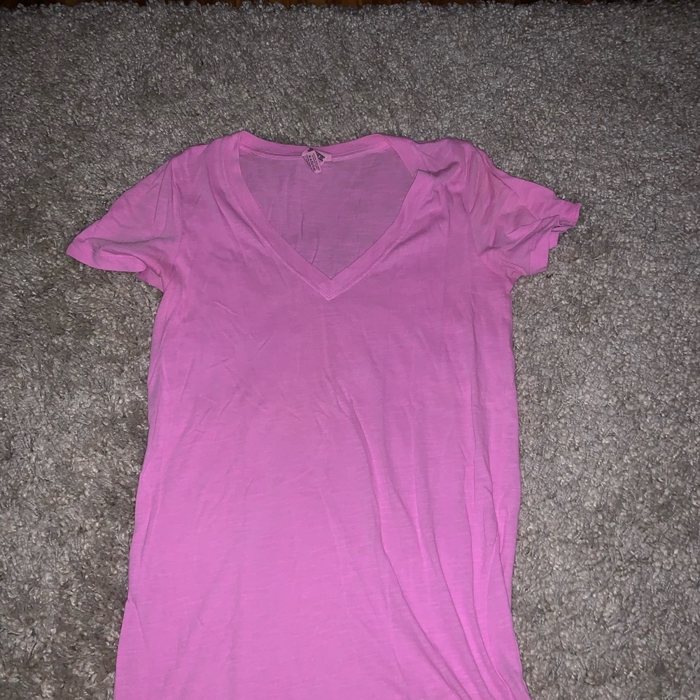 Pink v-neck - Picture 3 of 3
